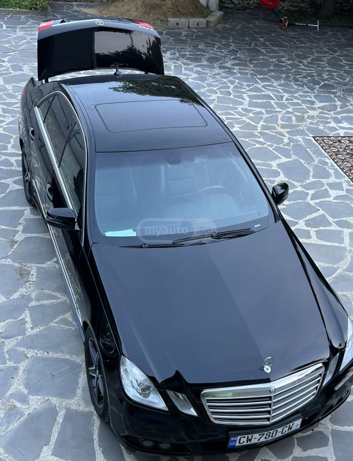 Mercedes-Benz E 350 2010 — photo 2