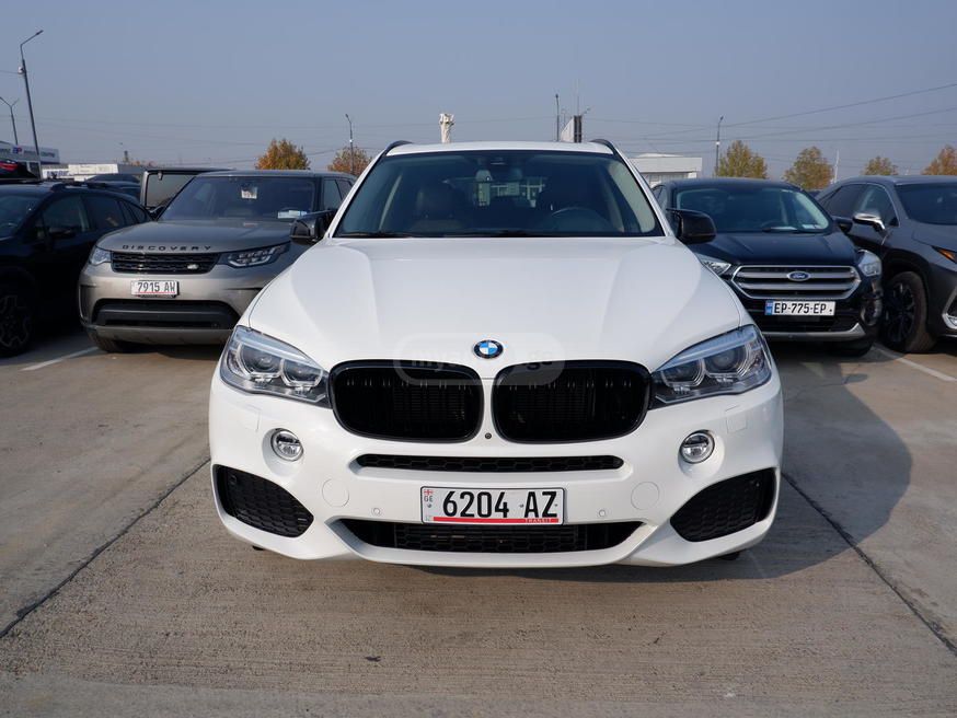 BMW X5 2016 — photo 2