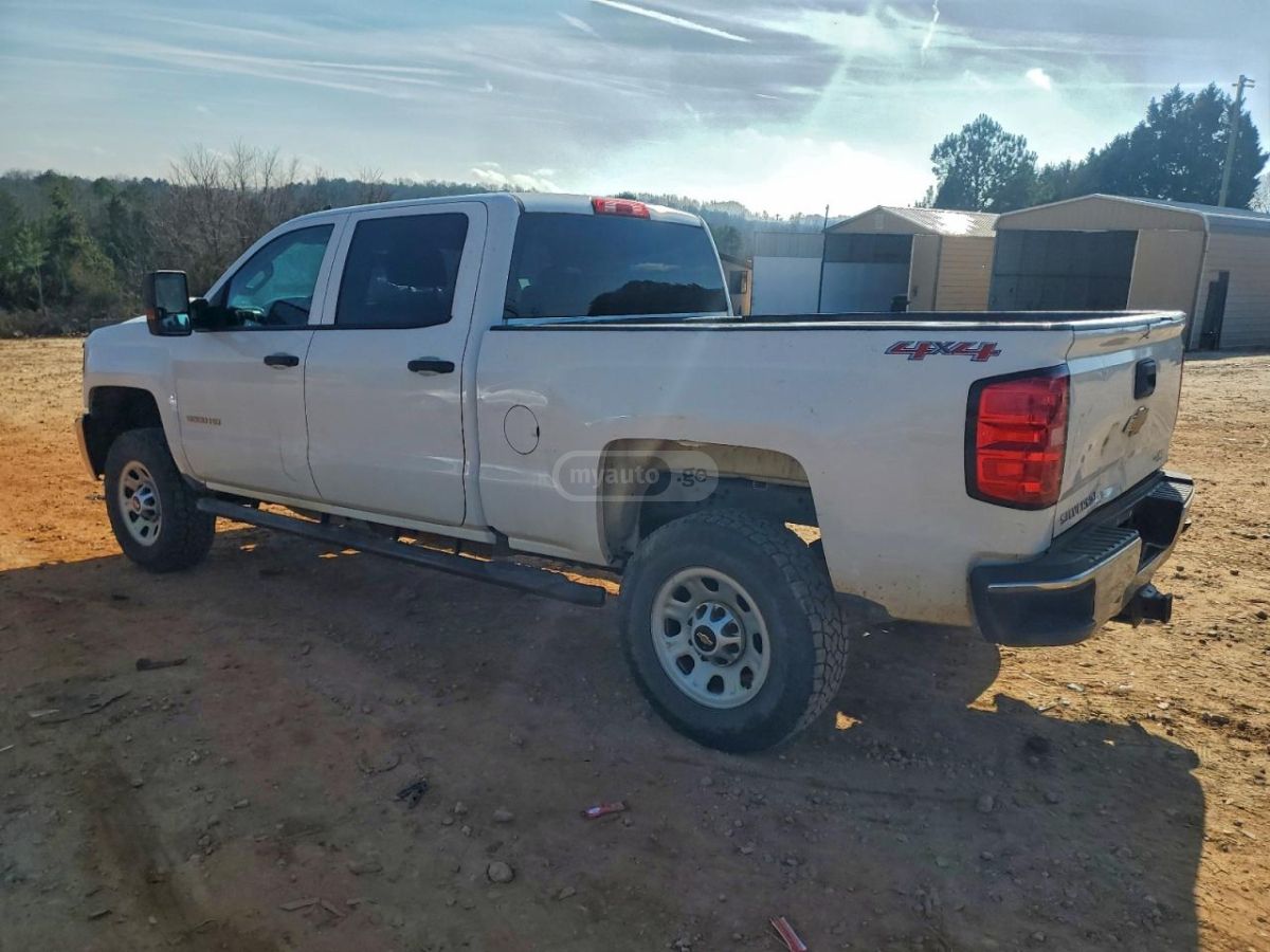 Chevrolet Silverado 2017 — photo 2