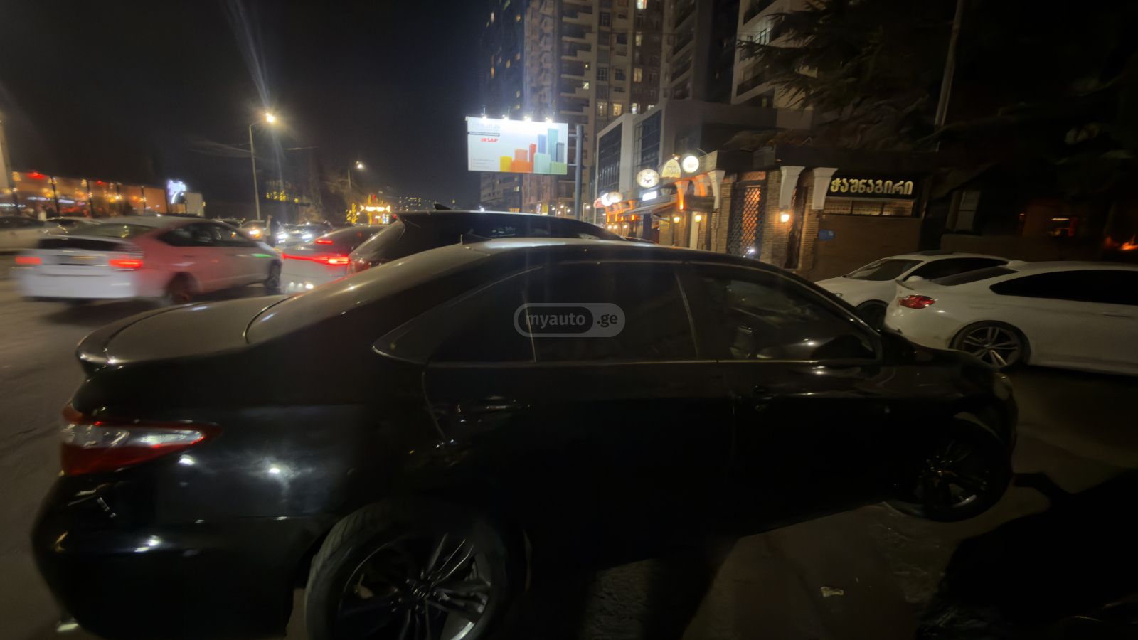 Toyota Camry 2016 — photo 2