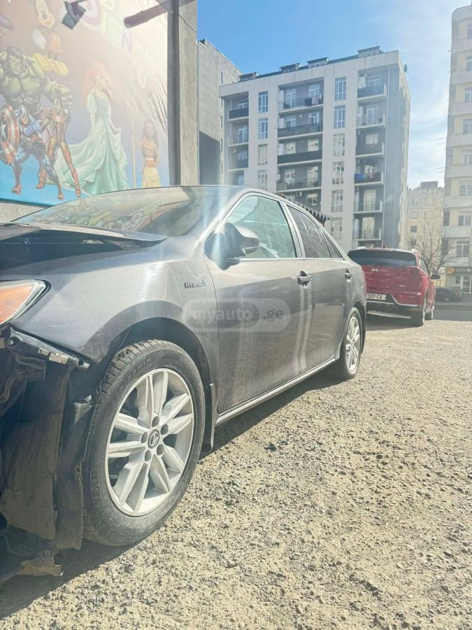 Toyota Camry 2013 — photo 2