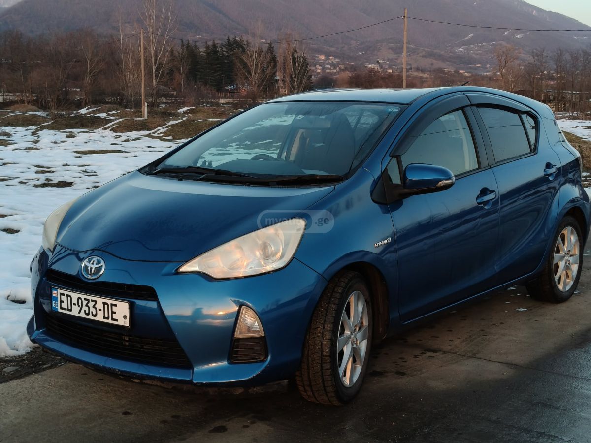 Toyota Aqua 2013 — photo 2