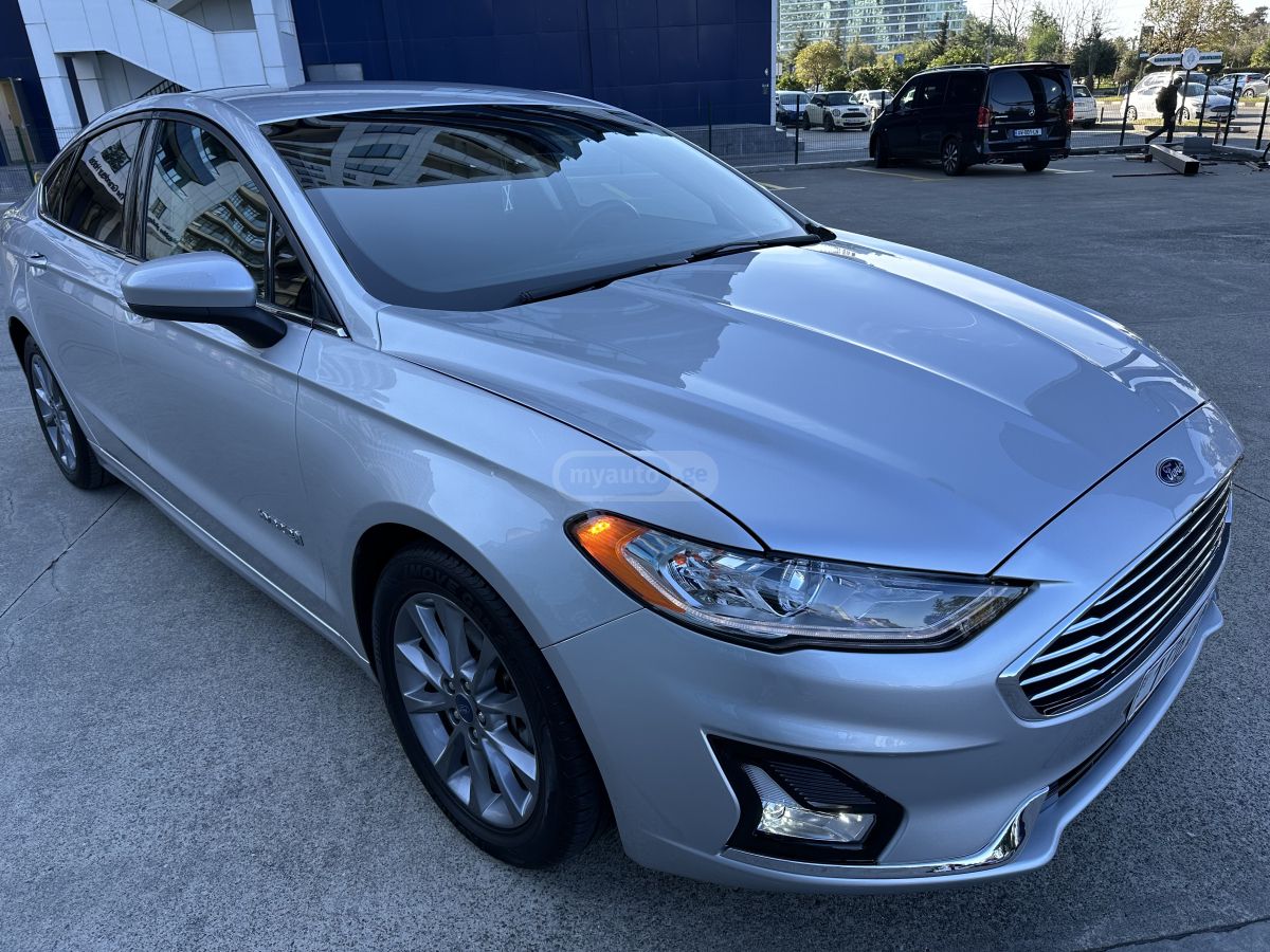 Ford Fusion 2018 — photo 2