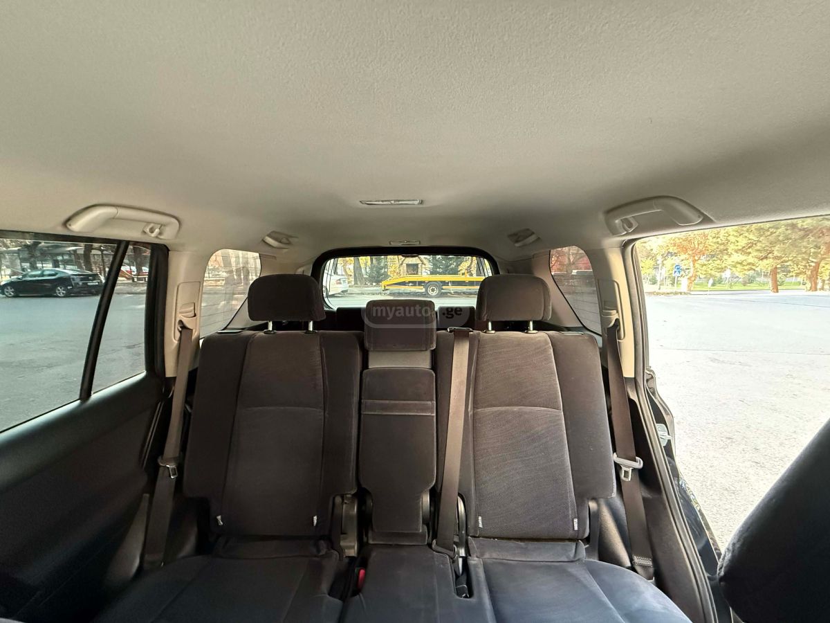 Toyota Land Cruiser 2021 — photo 2