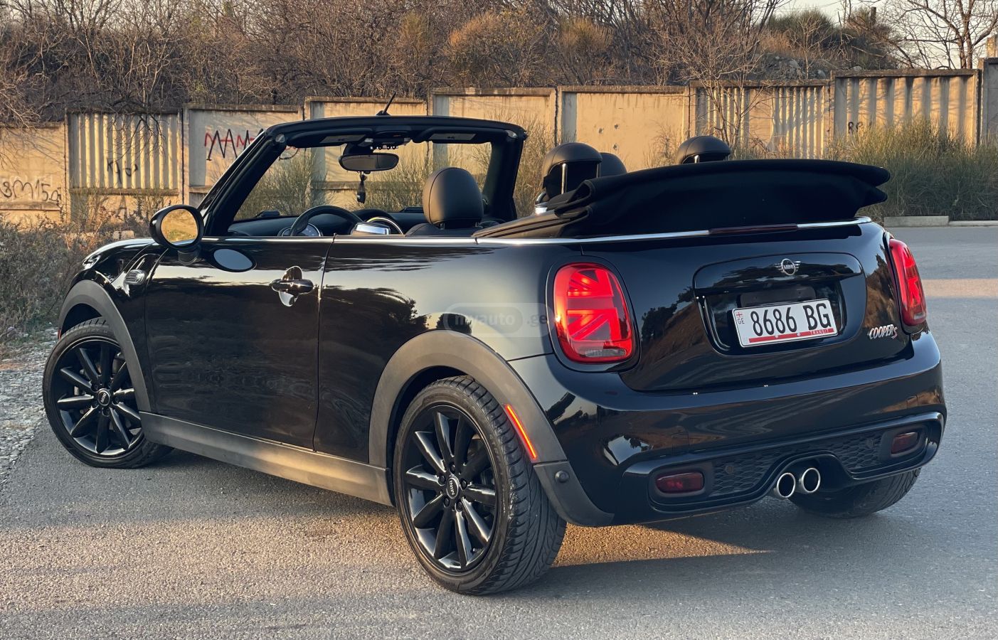 Mini Cooper S Cabrio 2019 — photo 2