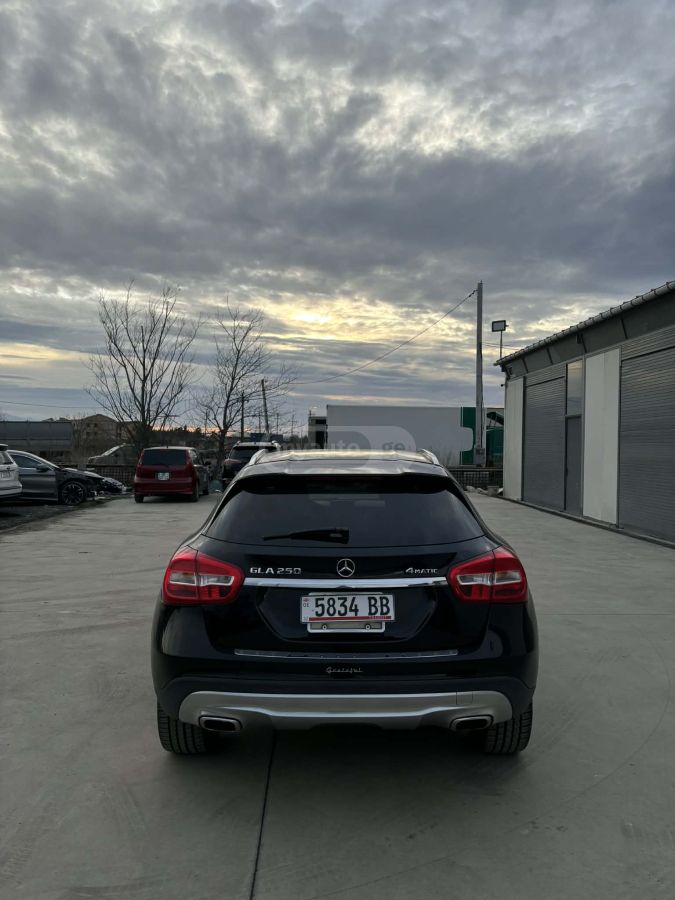 Mercedes-Benz GLA 250 2015 — photo 2