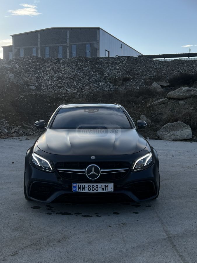 Mercedes-Benz E 63 AMG