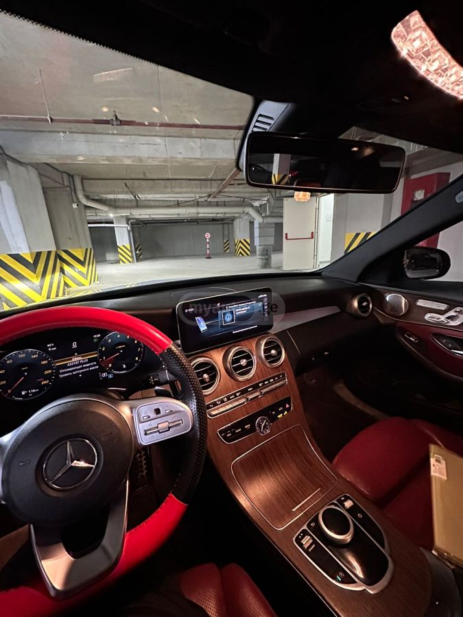 Mercedes-Benz C 300 2019 — photo 2