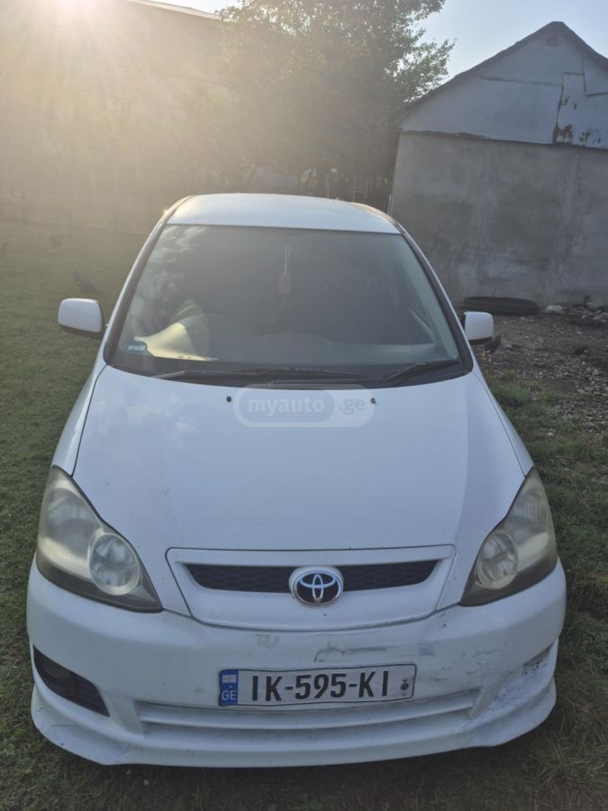Toyota Ipsum 2004 — photo 2