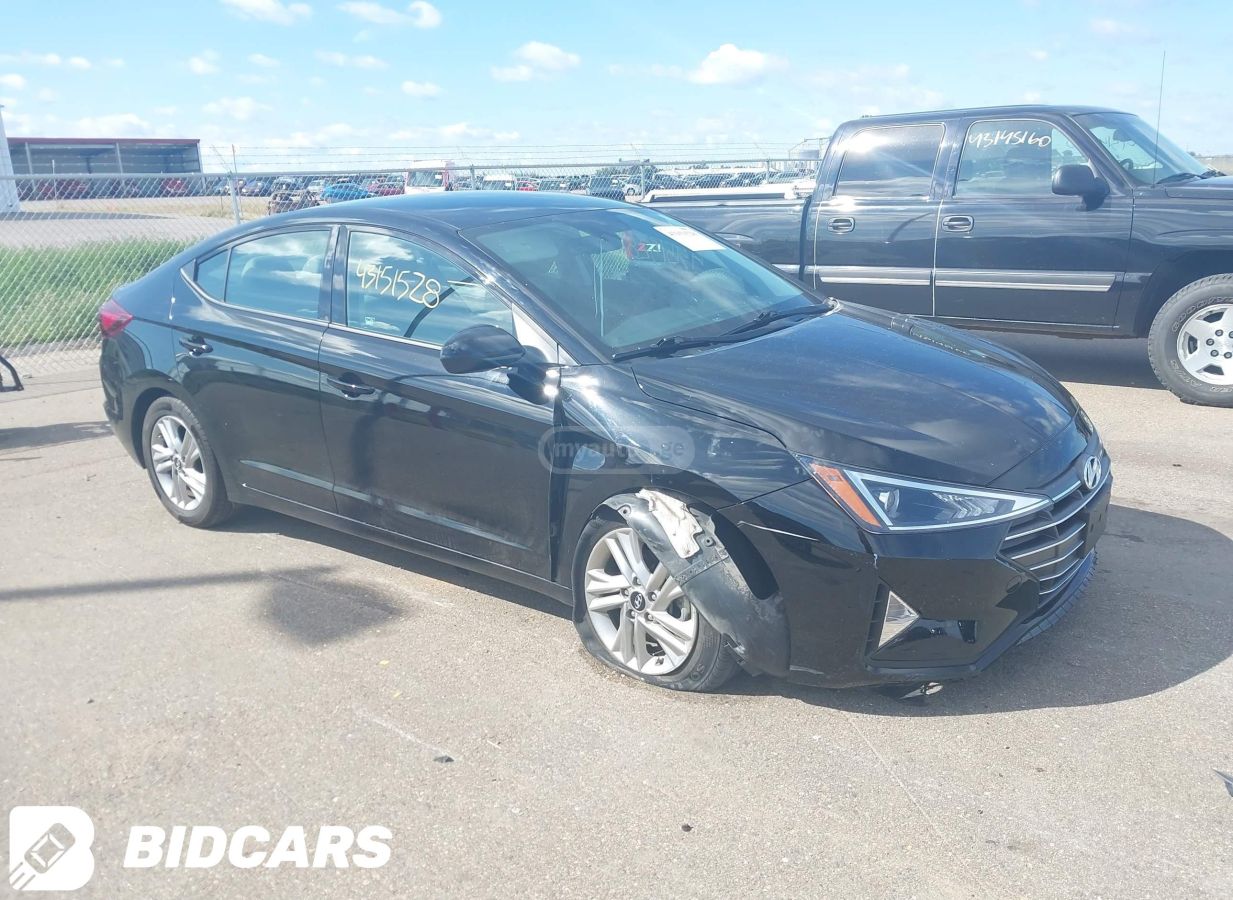 Hyundai Elantra 2019 — photo 2