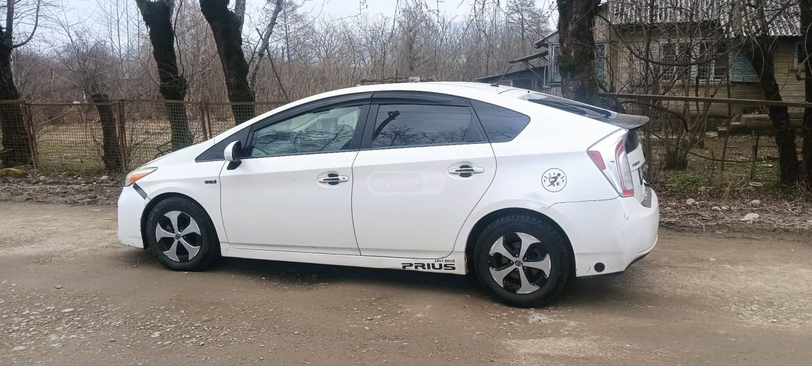 Toyota Prius 2013 — photo 2