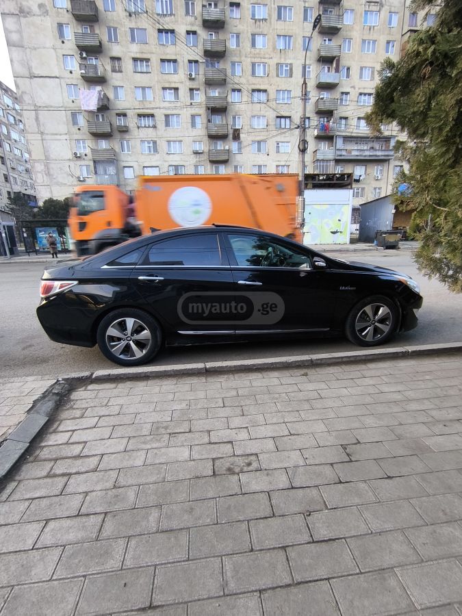 Hyundai Sonata 2011 — photo 2