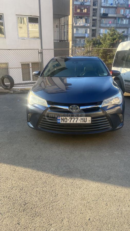 Toyota Camry 2015 — photo 2