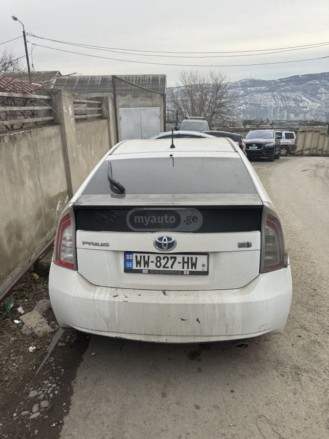 Toyota Prius 2012 — photo 2