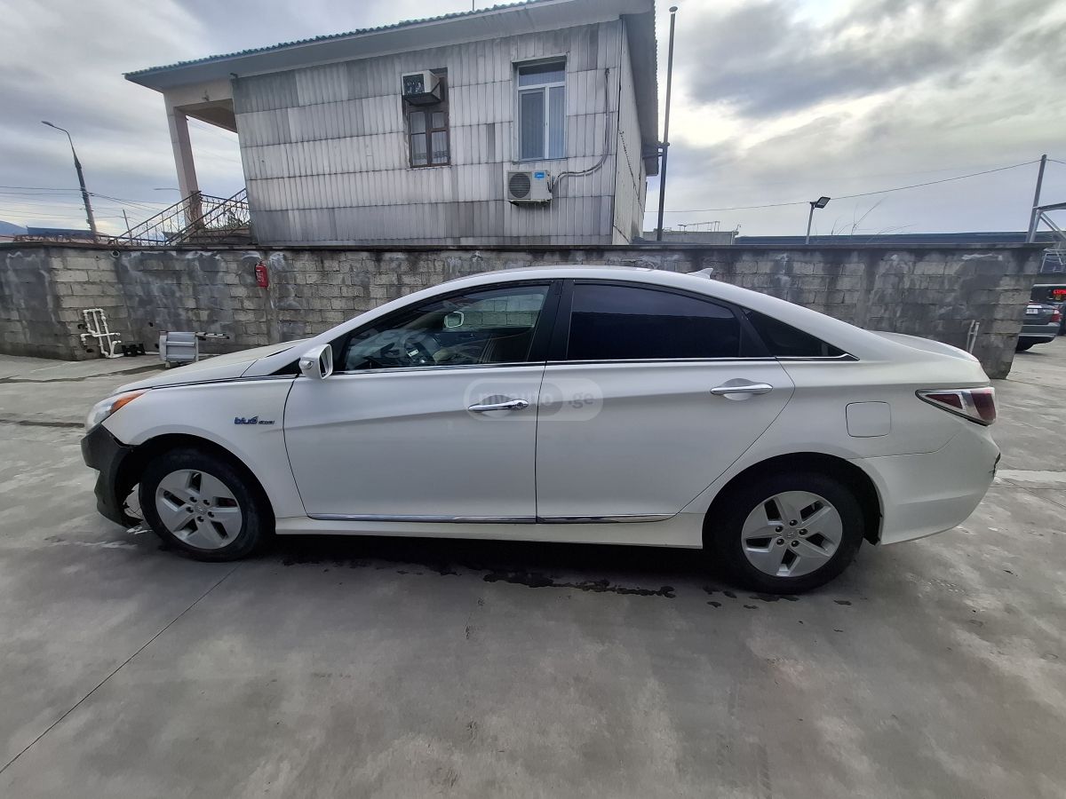 Hyundai Sonata 2011 — photo 2