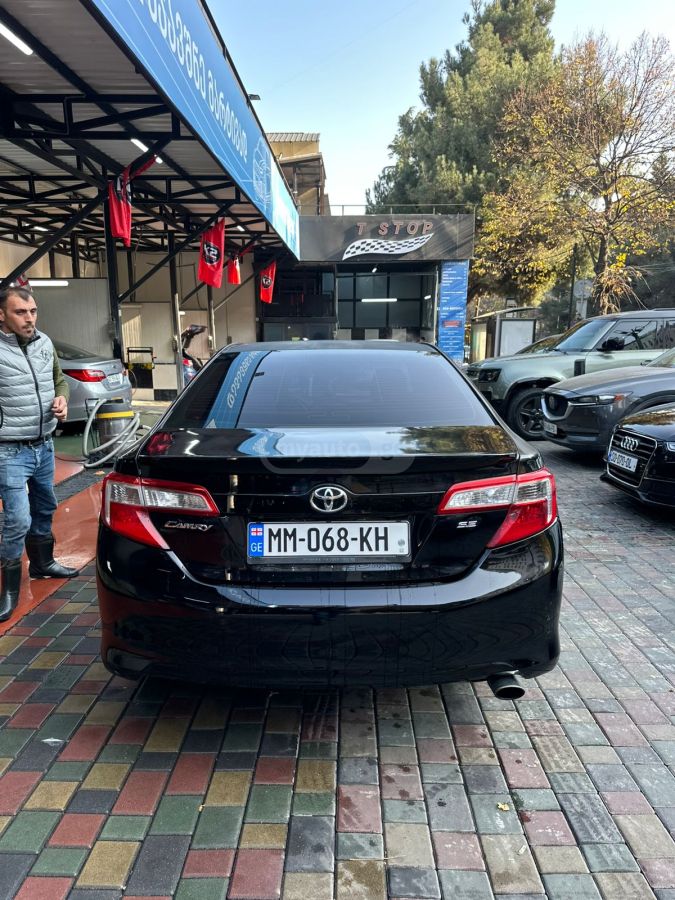 Toyota Camry 2014 — photo 2