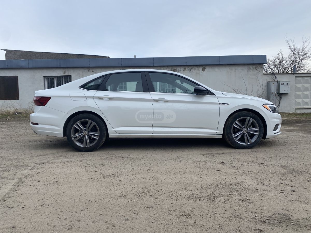 Volkswagen Jetta 2021 — photo 2