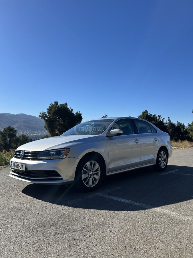 Volkswagen Jetta 2015 — photo 2
