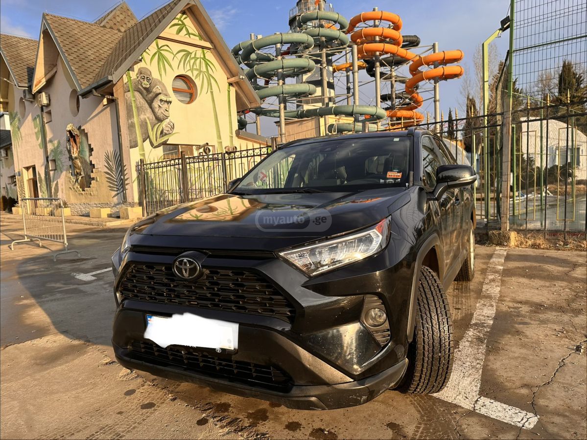 Toyota RAV4 2020 — photo 2