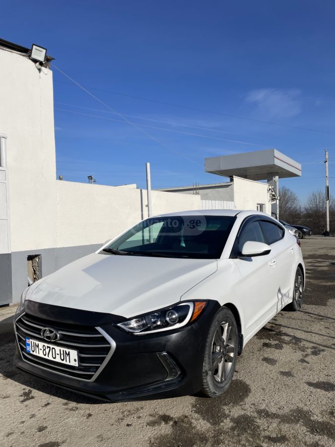Hyundai Elantra 2017 — photo 2
