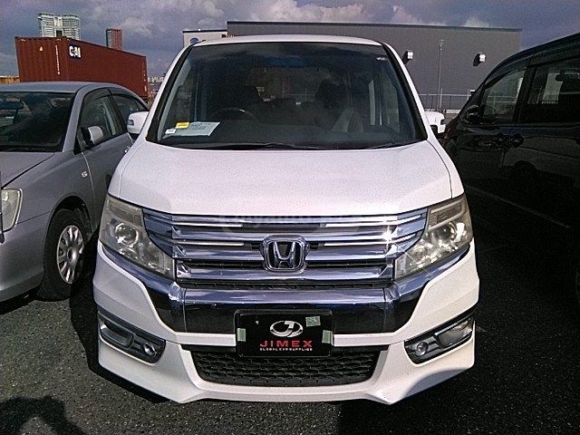 Honda Step Wagon 2014 — photo 2