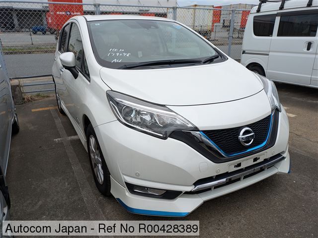 Nissan Note 2018 — photo 2