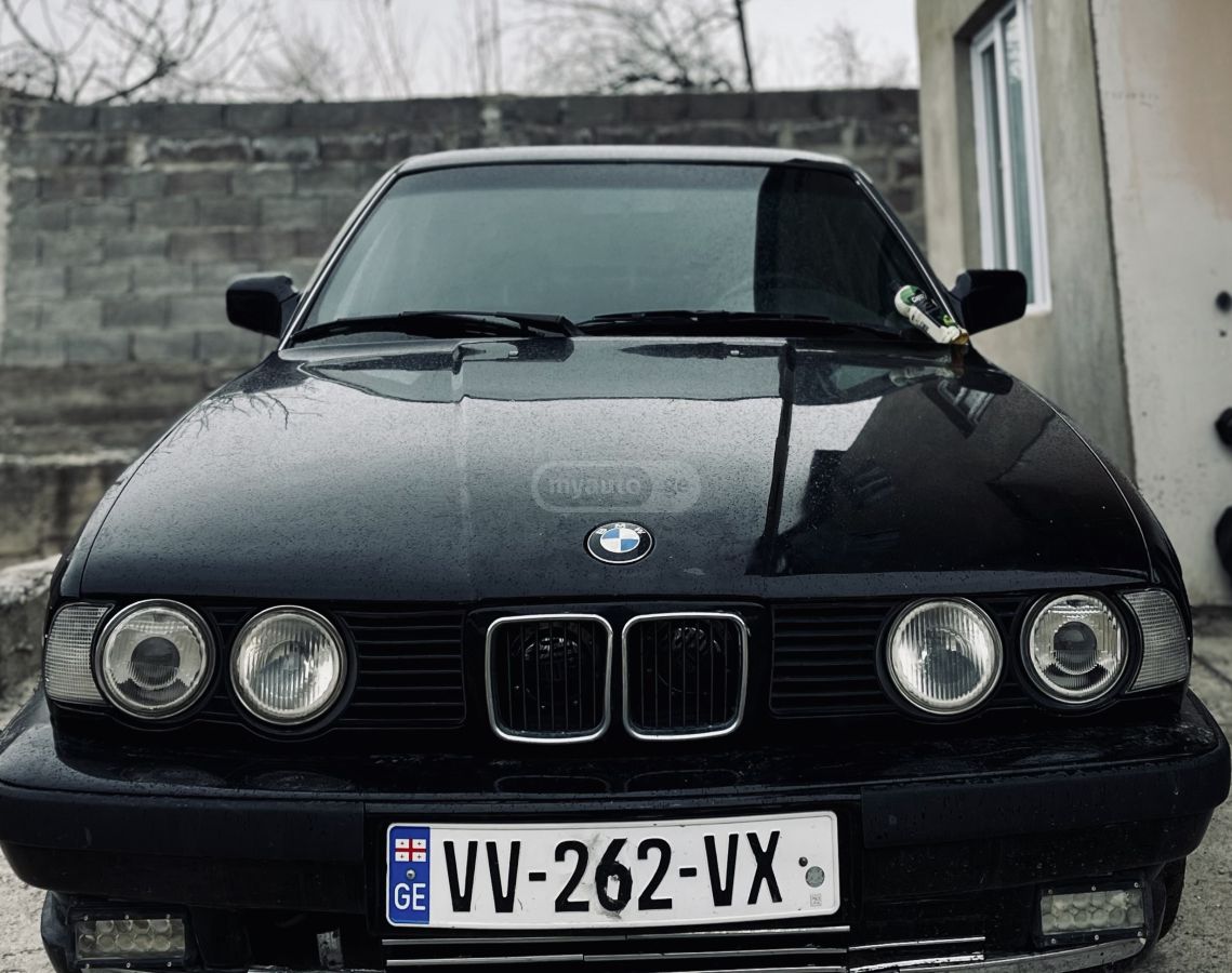 BMW 525 1989 — photo 2