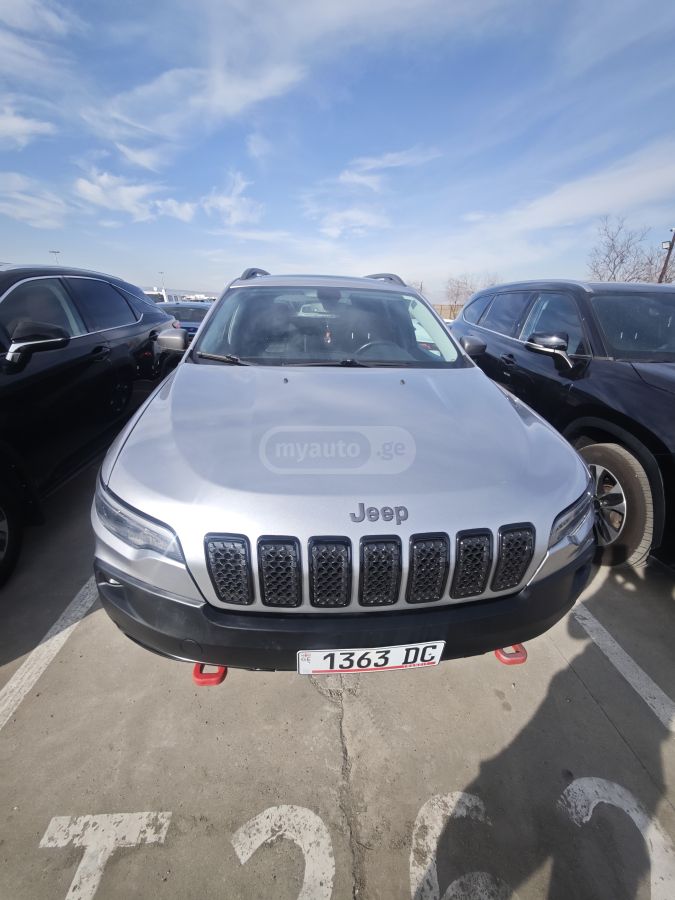 Jeep Cherokee 2019 — photo 2