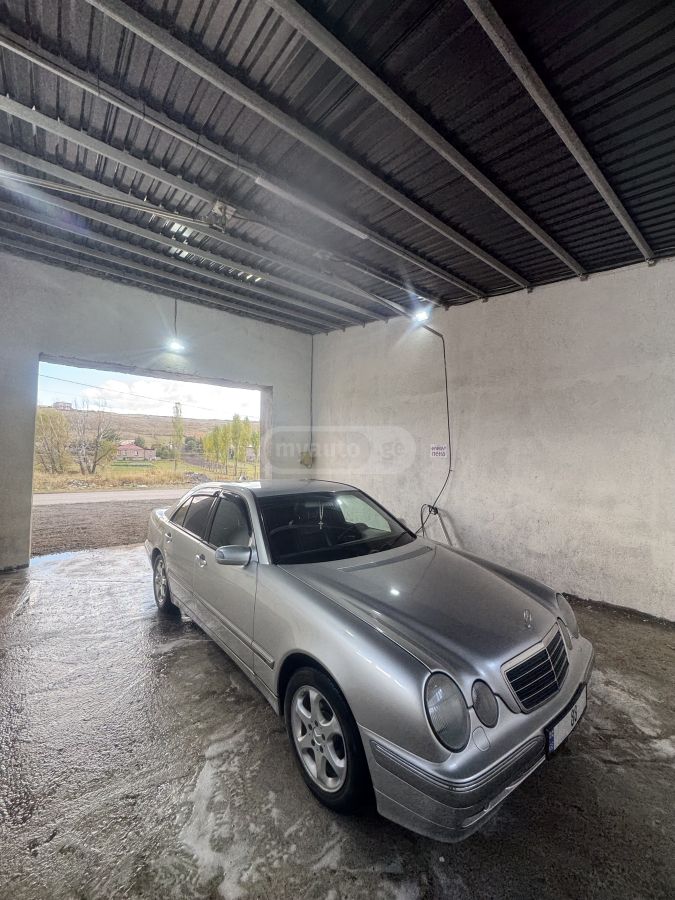 Mercedes-Benz E 240 2000 — photo 2