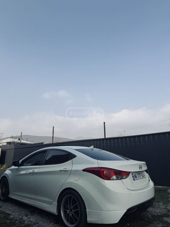 Hyundai Elantra 2014 — photo 2