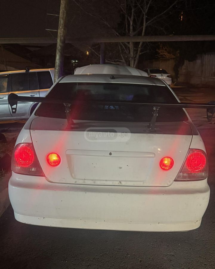 Toyota Altezza 2001 — photo 2