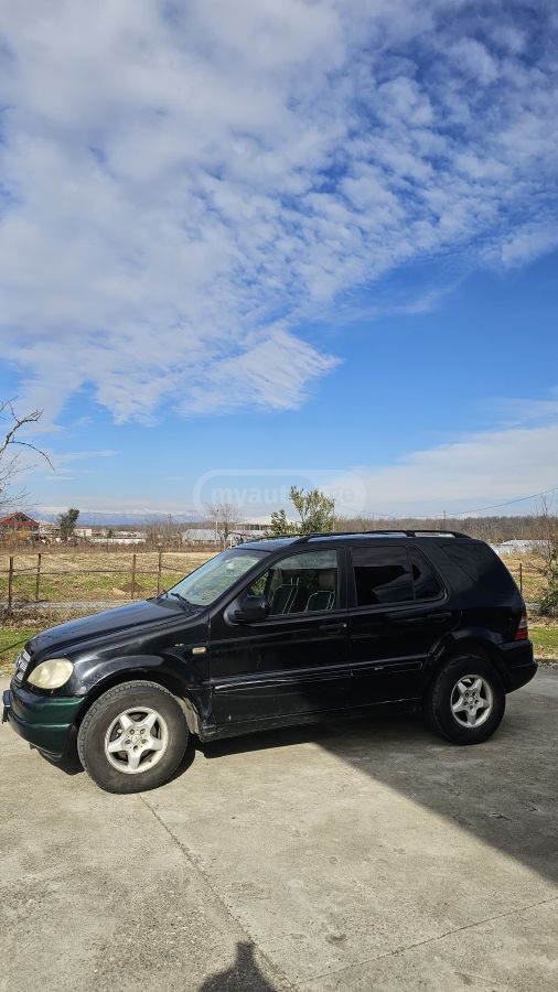 Mercedes-Benz ML 320 2000 — photo 2