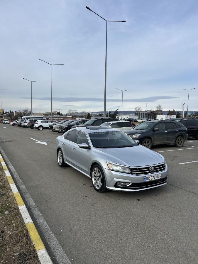 Volkswagen Passat 2017 — photo 2