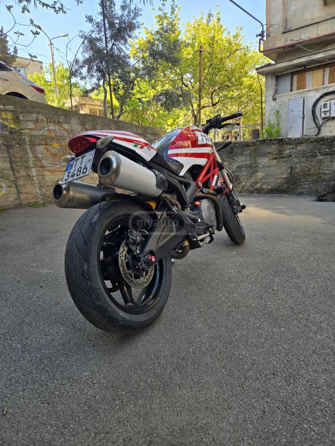 Ducati Monster 696 2012 — photo 2