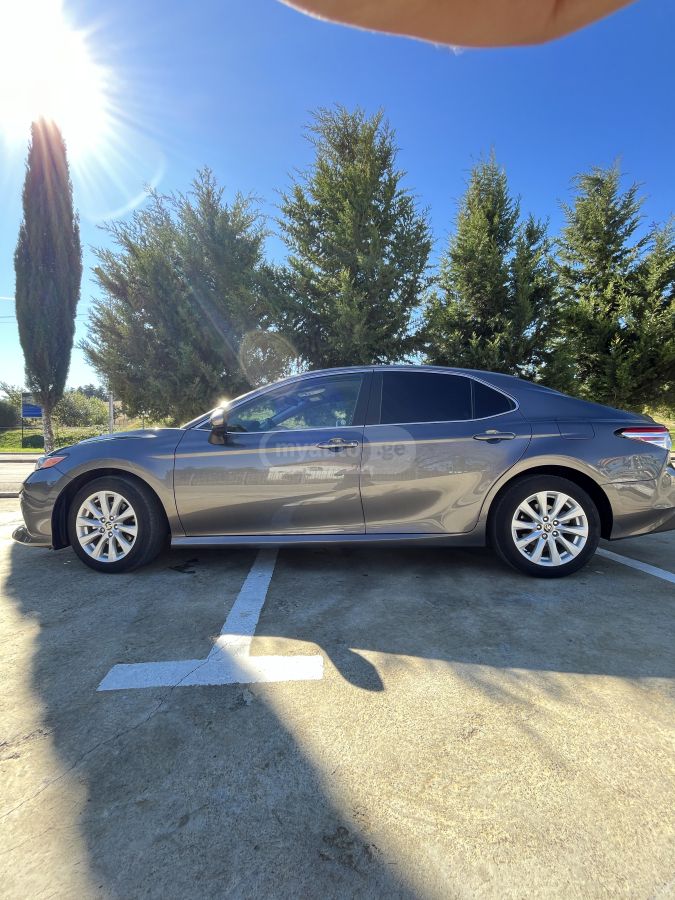 Toyota Camry 2020 — photo 2