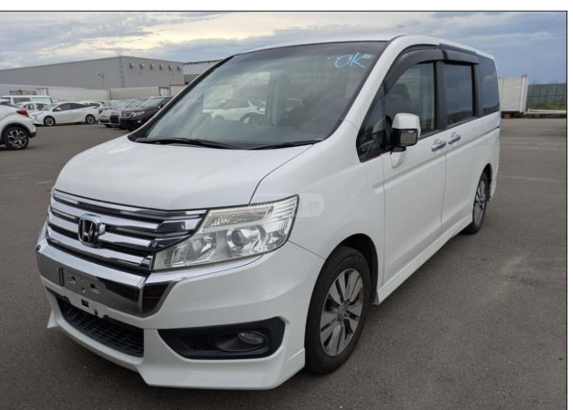 Honda Step Wagon 2014 — photo 2