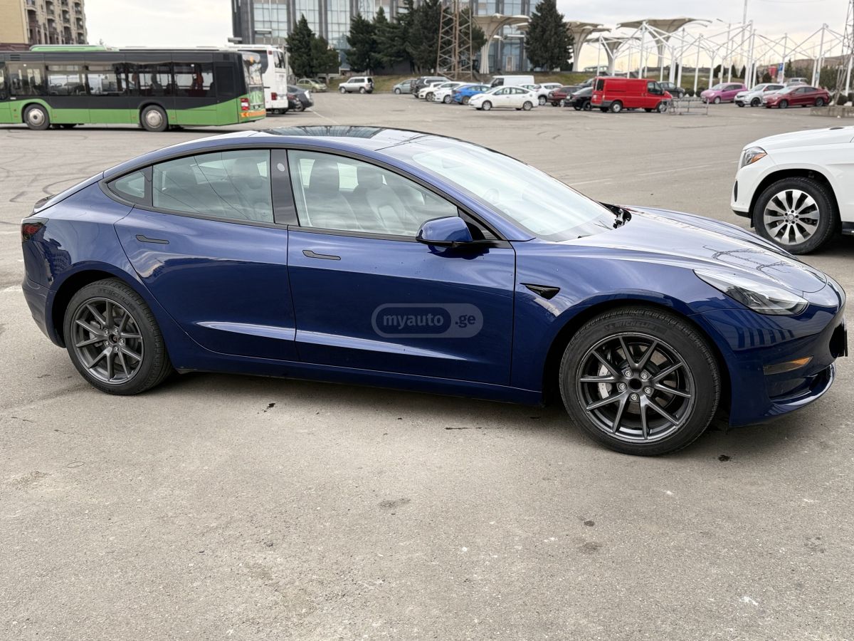 Tesla Model 3 2022 — photo 2