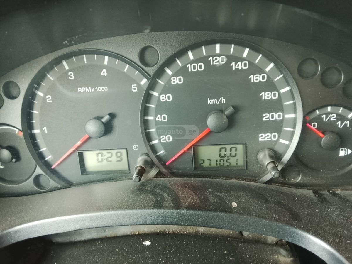 Ford Transit Connect 2004 — photo 2