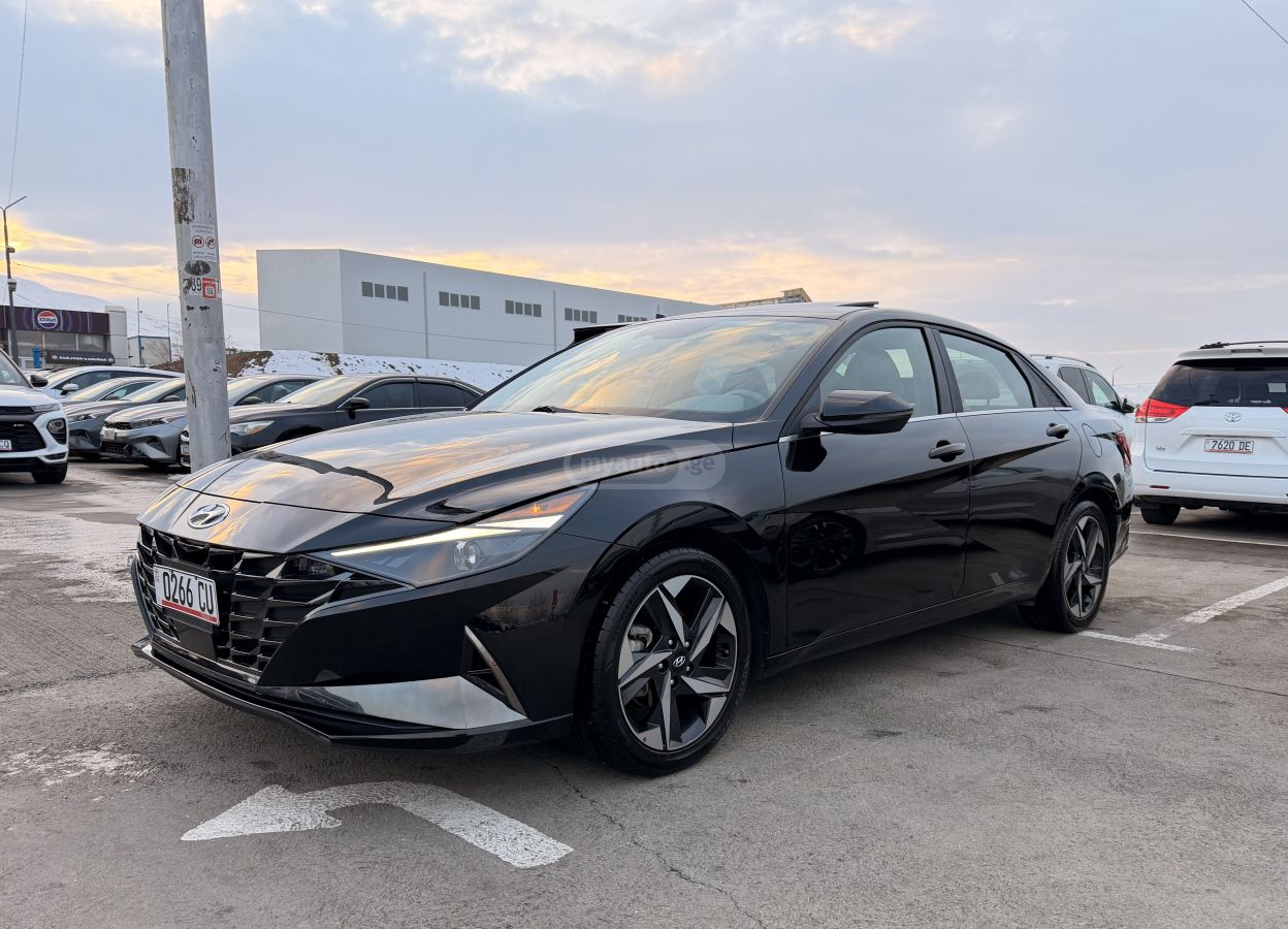 Hyundai Elantra 2021 — photo 2