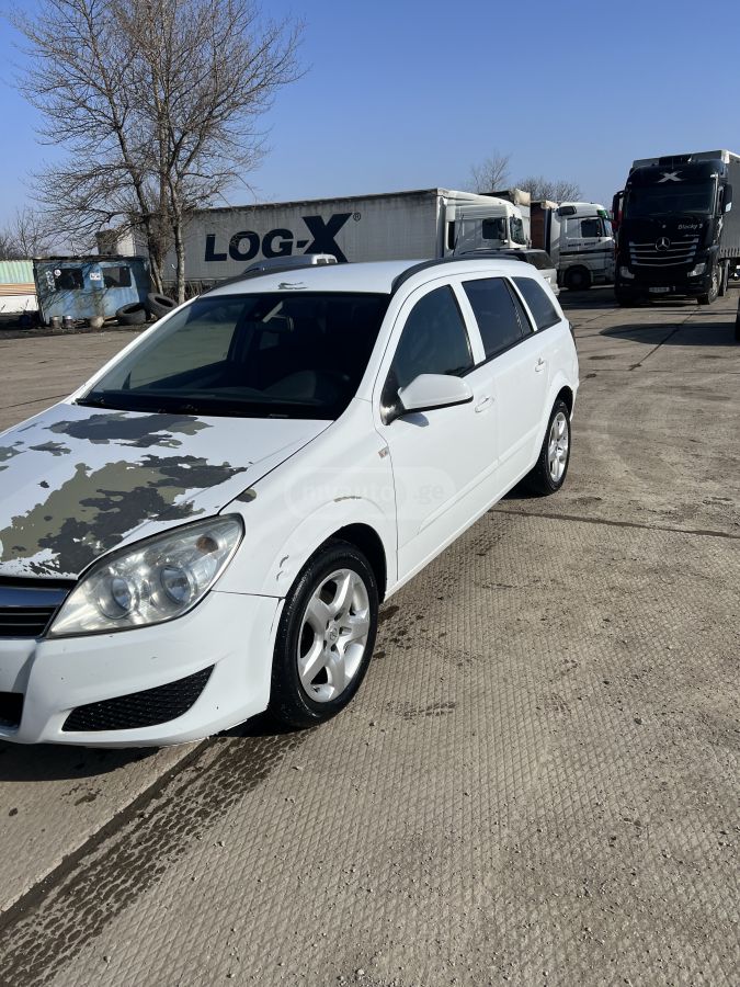 Opel Astra 2008 — photo 2