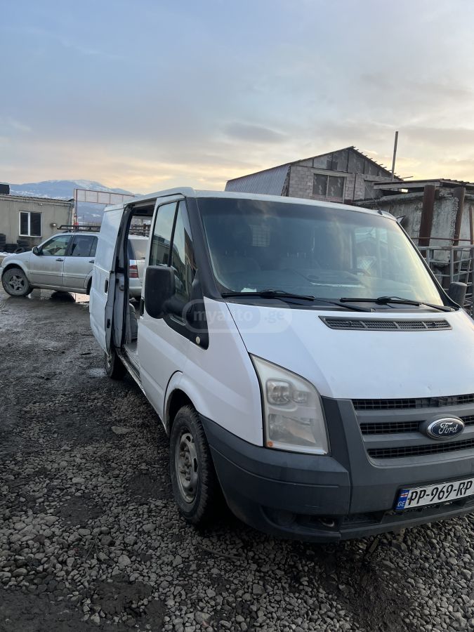 Ford Transit 2011 — photo 2