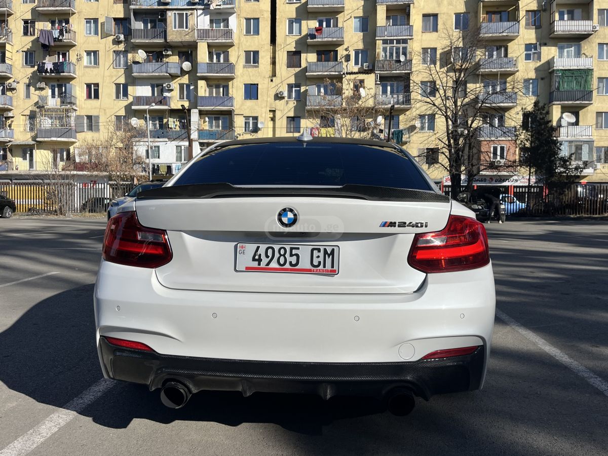 BMW M240 2016 — photo 2