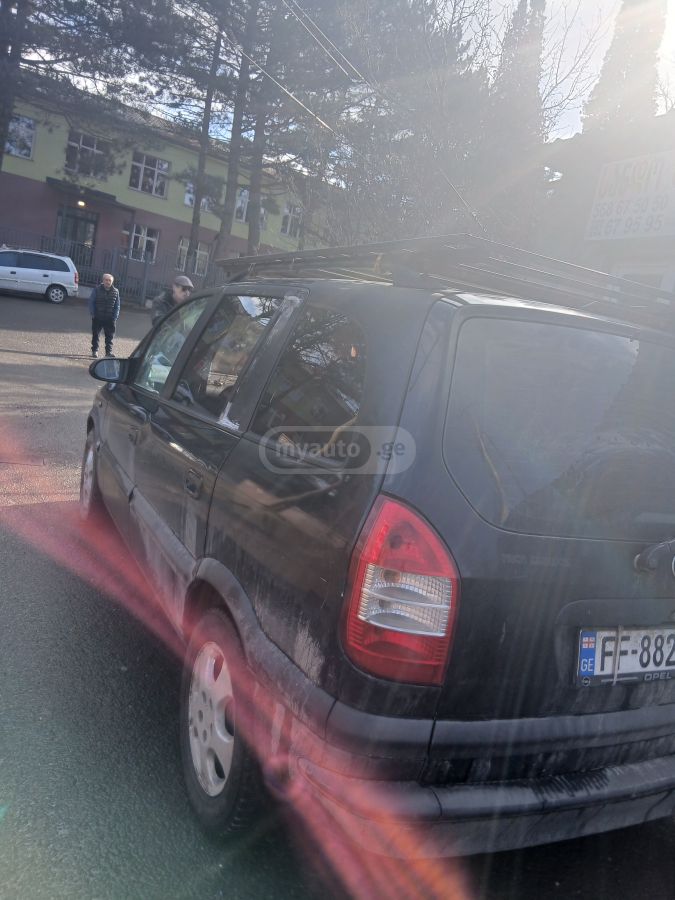 Opel Zafira 2004 — photo 2
