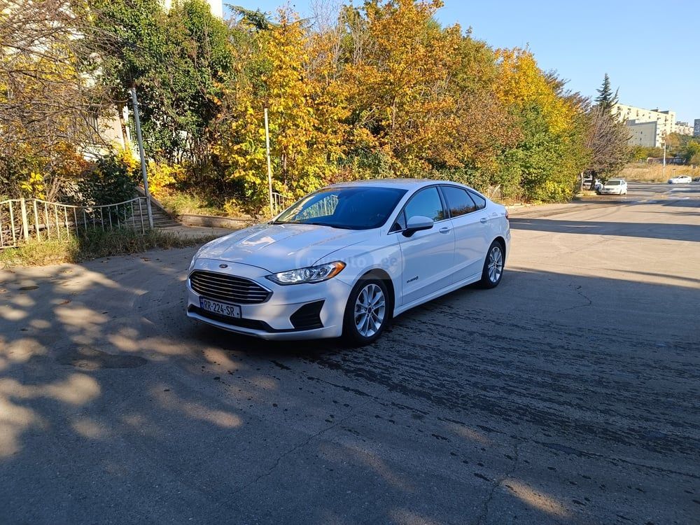 Ford Fusion 2019 — photo 2