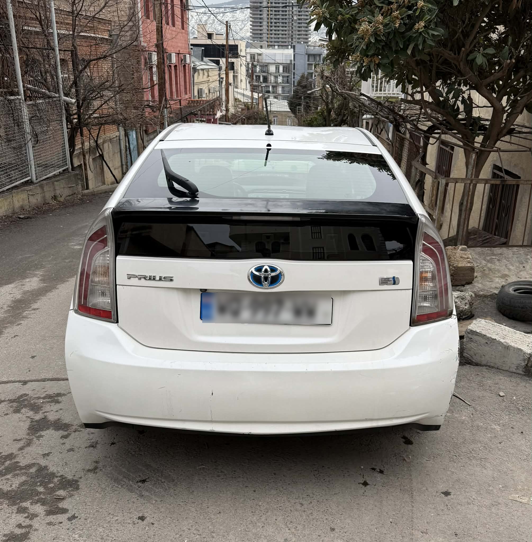 Toyota Prius 2013 — photo 2