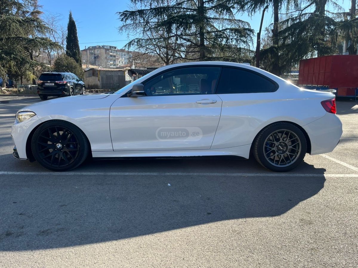 BMW M240 2016 — photo 2