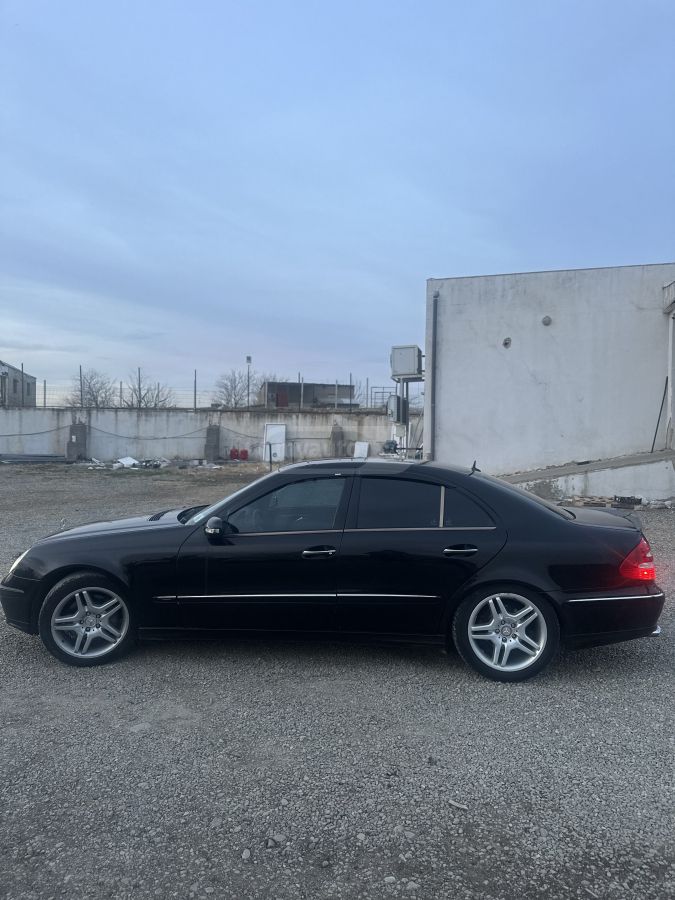 Mercedes-Benz E 500 2002 — photo 2