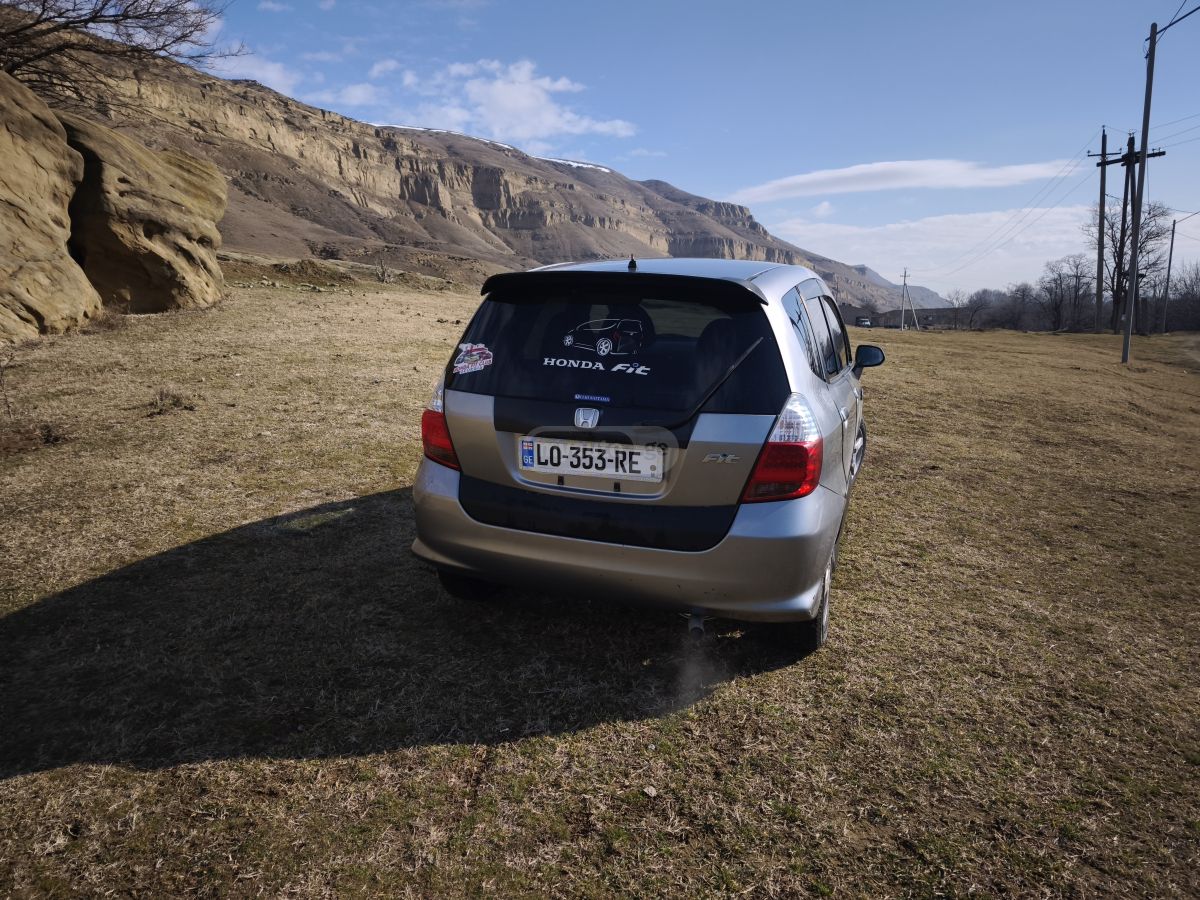 Honda FIT 2005 — photo 2