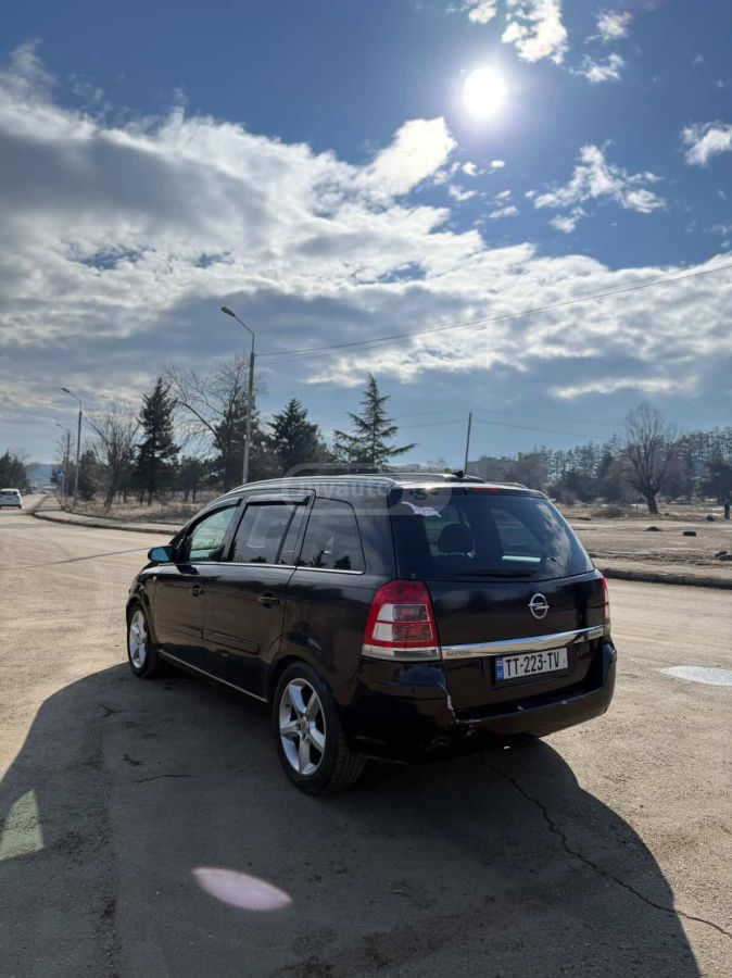Opel Zafira 2008 — photo 2