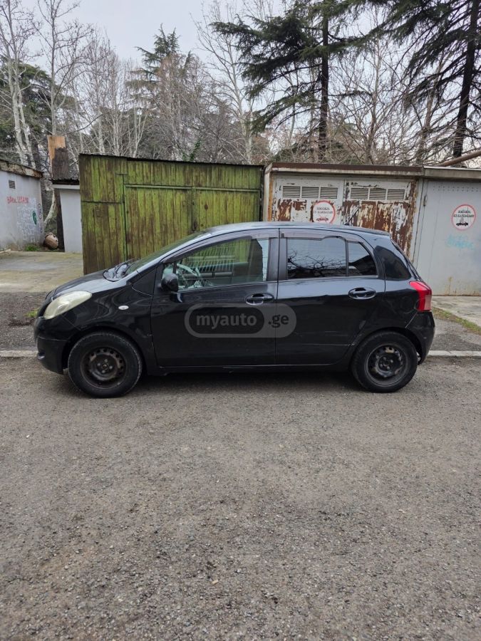 Toyota Vitz 2006 — photo 2